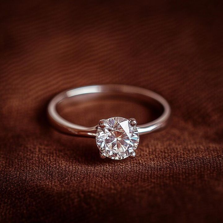 Solitaire Engagement Rings: Complete Guide to Styles, Settings, Diamonds, and Care